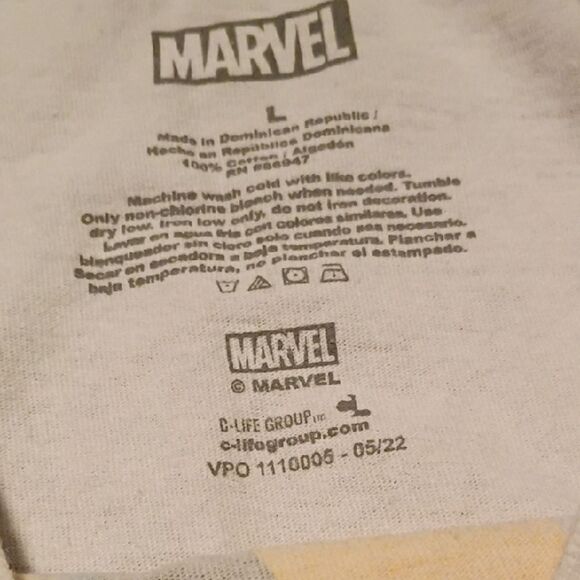 Marvel T-Shirt for Men - Size: Large     (1078) - Picture 2 of 3